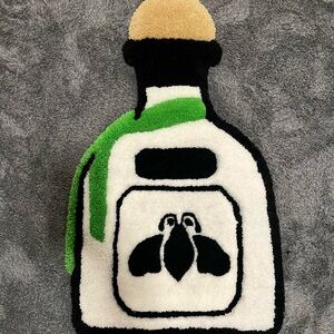 Bottle-Shaped Rug with Green Accent